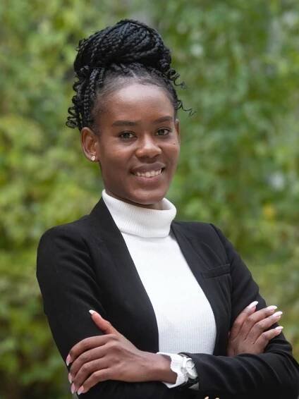 YOUNG, AFRICAN AND AN AFRIKA KOMMT! FELLOW - Afrika kommt!