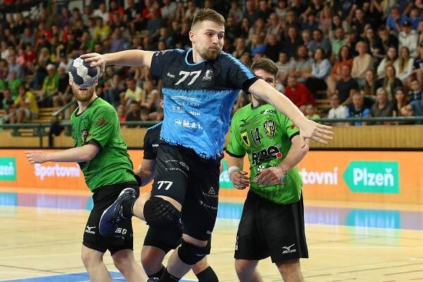 Zuberský “Dajdaj“ o duelu otce se synem i posilování. Kdo posílí Valachy?