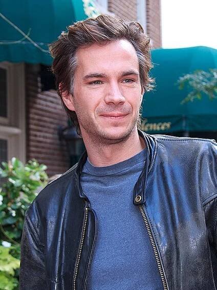 Soubor:James DArcy (8008892914).jpg – Wikipedie