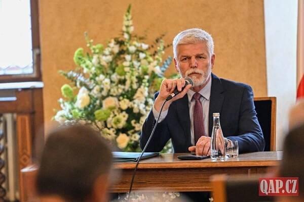 Prezident Petr Pavel se v Plzni sešel s primátorem Zarzyckým. Jaká témata řešili? - QAP.cz