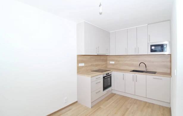 Byt 3+1 Praha 9 – Cíglerova – Realitní kancelář RE/MAX Direkt