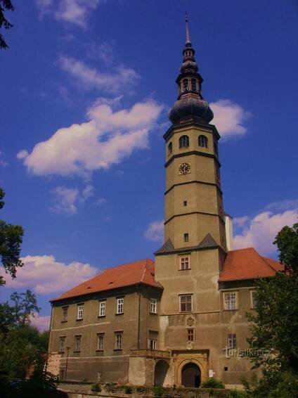 Procházka Tovačovem - Zámek | Turistika.cz