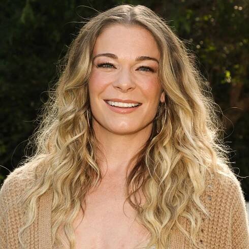 LeAnn Rimes reminds us why barrel leg jeans are a must-have this season - and they're actually much easier to wear...