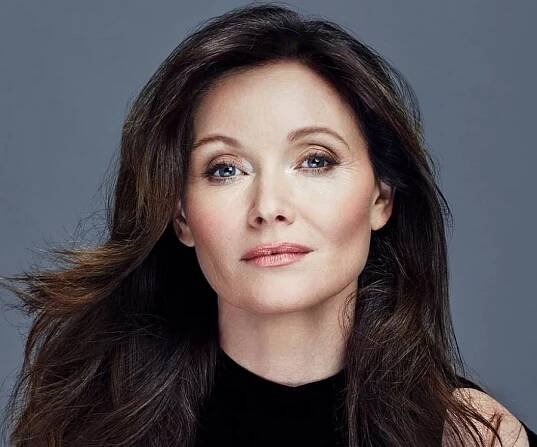 Essie Davis Biography - Facts, Childhood, Family, Achievements of Australian Actress