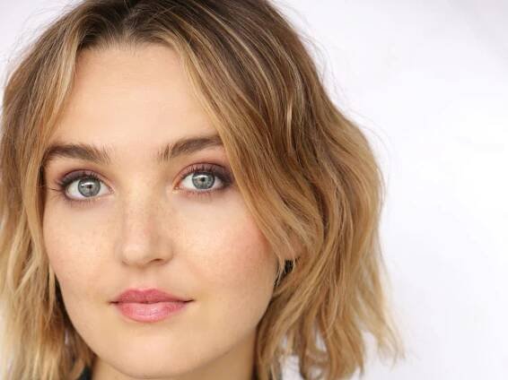 Who is Chloe Fineman? The New 'Saturday Night Live' Cast Member is a One-Woman Impression Machine