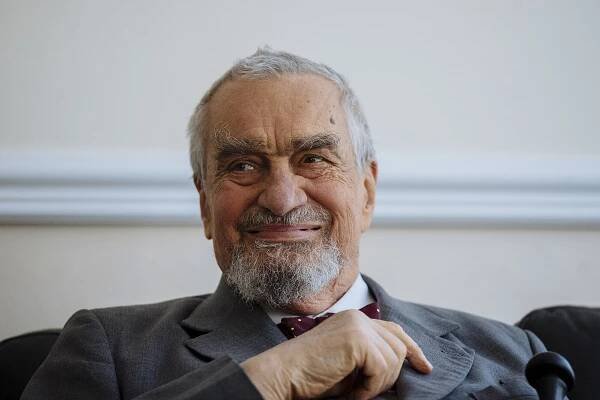 Ahistorik Paroubek. Schwarzenberg reaguje na komentář bývalého premiéra