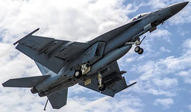 vfa-195 dambusters f/a-18e super hornet strike fighter squadron navy cvw-5 cvn-73 uss george washington 126
