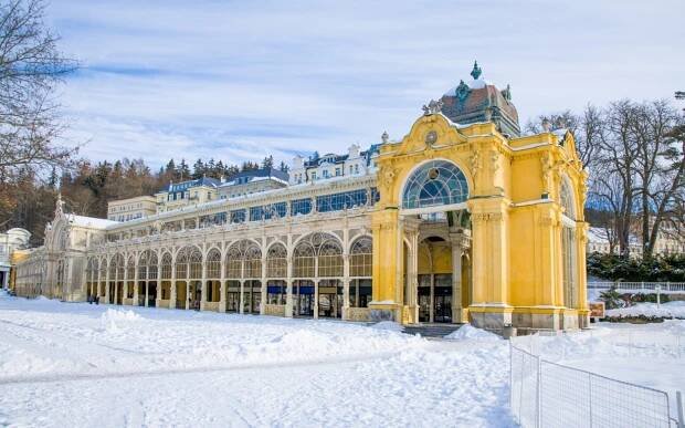 Mariánské Lázně: 4* Hotel St. Moritz Spa & Wellness s procedurou a neomezeným vstupem do bazénu + polopenze