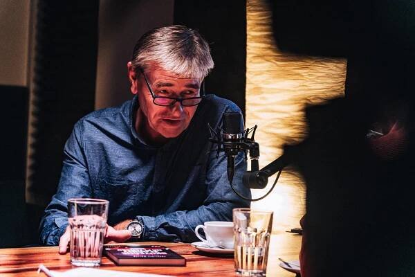 Kriminalista, který na přednáškách pobláznil Plzeň: Fronta stála až na náměstí