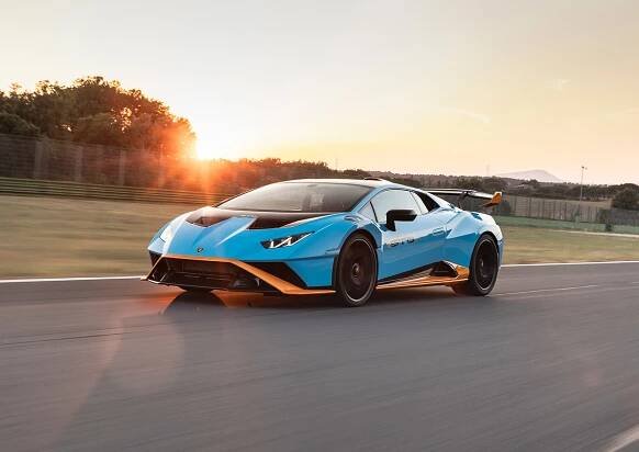 Interiors in Alcantara: Lamborghini Aventador Ultimae and Huracan STO - Alcantara