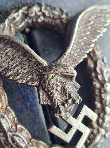 Flugzeugführerabzeichen der Luftwaffe - Pilotní odznak s etui - "FLL" | Aukro