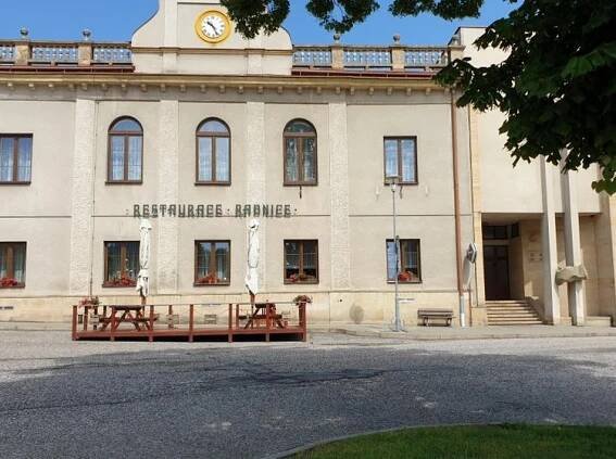Ubytování v Soukromí - Mlázovice Restaurace Radnice 2