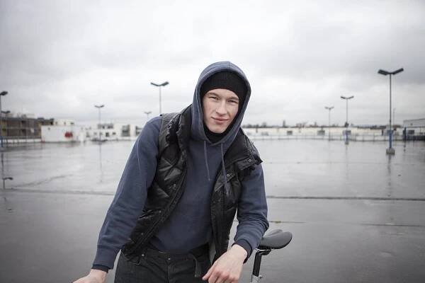 CALLUM-TURNER_christinasolomons_Alleycat10.jpg