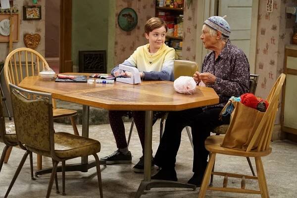 The Conners - Preemies, Weed, and Infidelity - Z filmu - Ames McNamara, Estelle Parsons