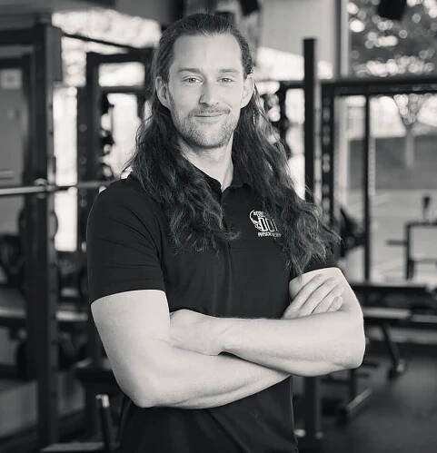 dr cody davis headshot