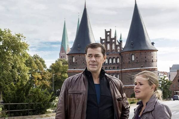 Vraždy na severu - Výhra - Z filmu - Sven Martinek, Marie-Luise Schramm