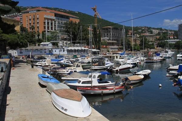 Soubor:Opatija Marina (14386959554).jpg – Wikipedie