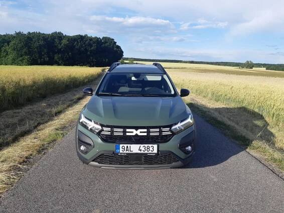 Test: Dacia Jogger 1.0 TCe Extreme - vůz stvořen pro rodiny | Autanet.cz 