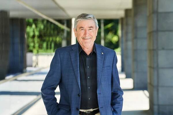Paul Davies, Ph.D. - John Templeton Foundation