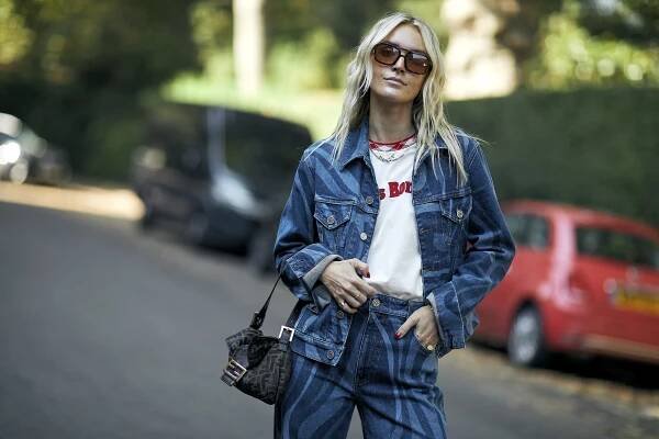Podzimní trendy 2024: Double denim je zpět! Naučte se nosit džínové outfity stylově