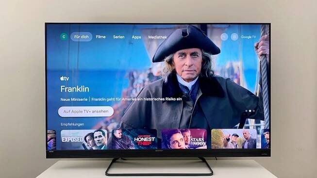 Der Sharp FQ5E bietet dank Android-Betriebssystem und Google TV eine fast lückenlose App-Auswahl.