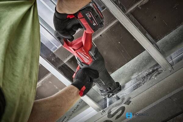 MILWAUKEE M18 FSZ-0X aku bezuhlíková pila ocaska 18V, systém FIXTEC, HD box, bez baterie