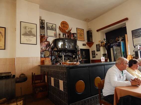 Klub důchodců z Aše na výjezdech za historií na Orlíku, v Horšovském Týně a Chudenicích: Město Aš