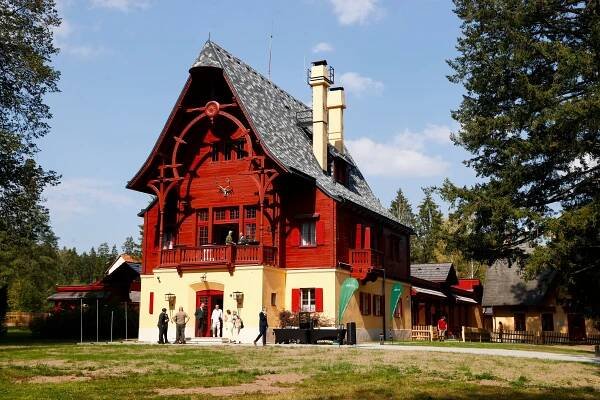 V Brdech se slavnostně otevřel opravený lovecký... | iROZHLAS - spolehlivé zprávy