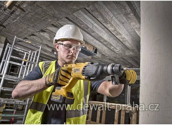 DCH133M1 DeWALT Aku vrtací kladivo 18V 1x 4,0Ah Kufr Tstak