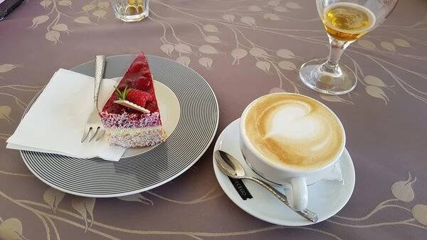 Authentic café foto 3