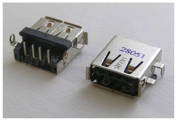 konektor USB A female 1