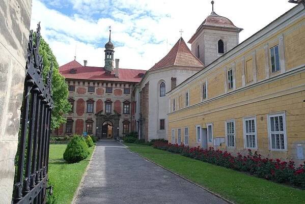 Zámek Libochovice - otevírací doba, akce, ubytování, prohlídky, vstupné, foto, počasí