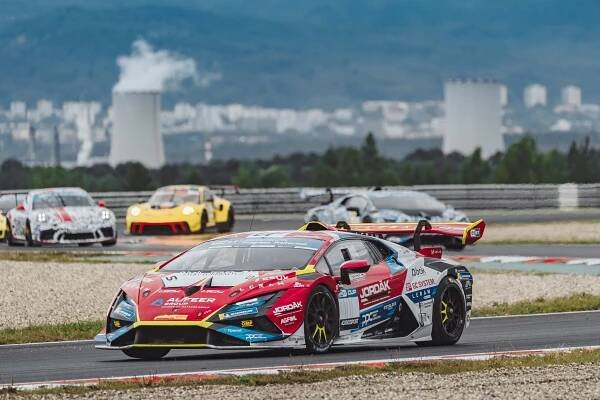 Mičánek Motorsport powered by Buggyra jede na Slovensko složit reparát ve vytrvalosti, doma se představí i Štefan Rosina