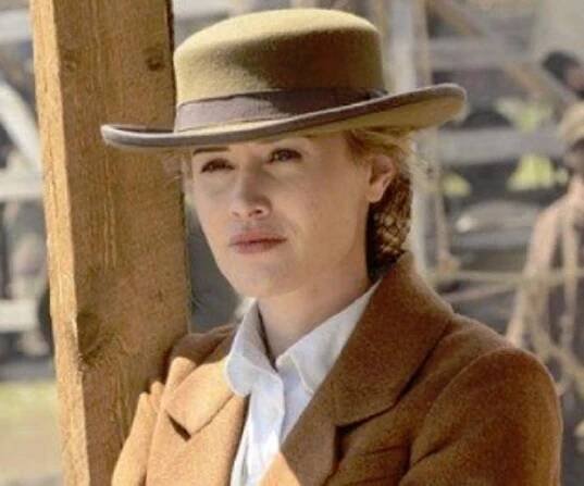 Dominique McElligott Biography - Facts, Childhood, Family Life & Achievements