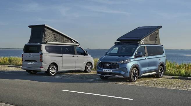 Obytný Ford Transit Custom udrží interiér v suchu i při vodních hrátkách. Veškerý komfort ovládnete z jednoho místa - BusinessCar