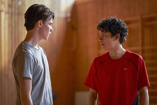 YOUNG ROYALS, from left: Edvin Ryding, Omar Rudberg, (Season 2, ep. 203, aired Nov. 1, 2022). photo: Robert Eldrim / ©Netflix / Courtesy Everett Collection