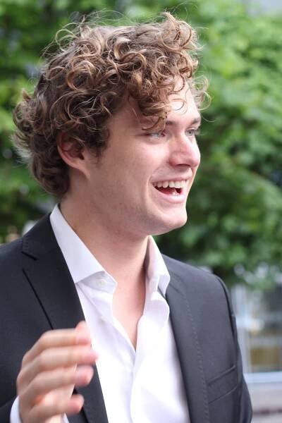 Finn Jones – Wikipedie