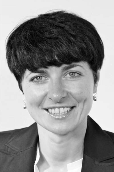 Lenka Bradáčová