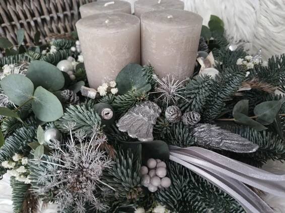 Velký adventní věnec z neopadavé jedle s eukalyptem :: Orchidejka shop