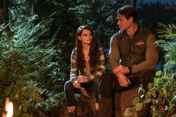 Hrátky s ohněm - Z filmu - Brianna Hildebrand, John Cena