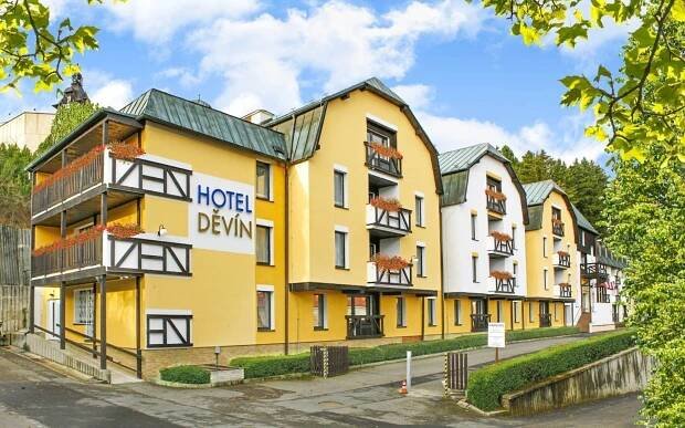 Mariánské Lázně: Pobyt ve Spa Hotelu Děvín **** s polopenzí, saunou a vstupenkou do bazénu + procedury