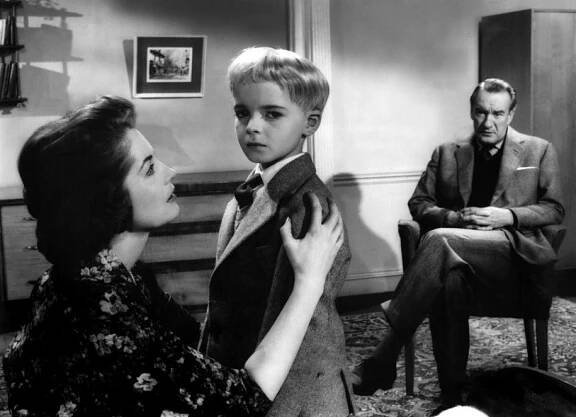 Městečko prokletých - Z filmu - Barbara Shelley, Martin Stephens, George Sanders