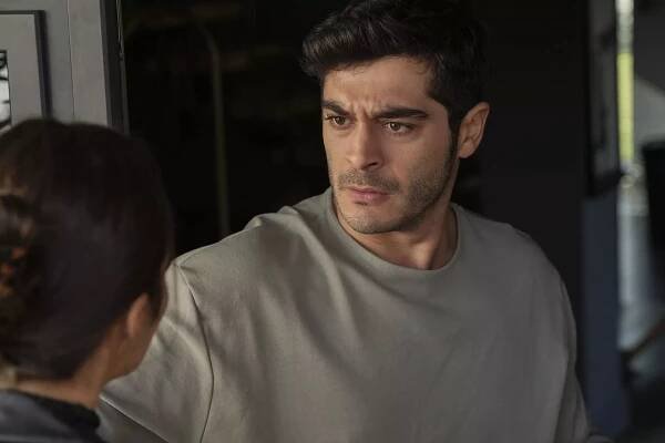 Dvojí tvář lásky - Epizoda 10 - Z filmu - Burak Deniz