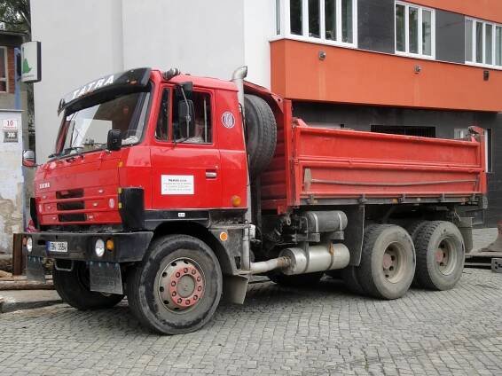 Nákladní Tatra, která zbořila tradice. T815 pomohla přežít divoké devadesátky