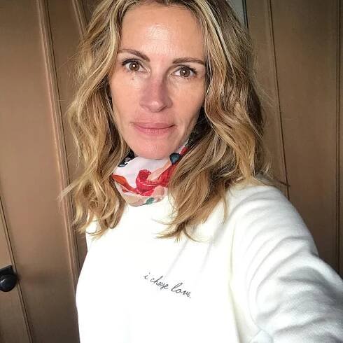Nuda v karanténě? Julia Robertsová ukázala svou „nahou“ tvář!