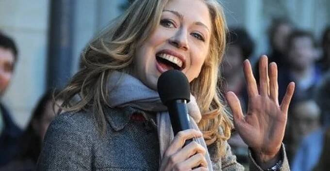 Chelsea Clintonová bere velké peníze v televizi skoro za nic