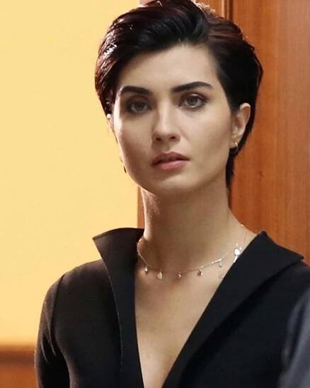 Tuba Buyukustun Short Hair Height, Net Worth, Husband Kids