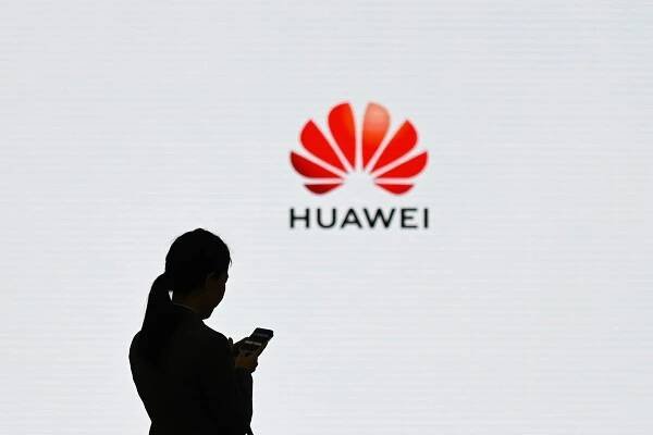 Phones could stop working for 'days' if Huawei ban goes ahead, networks warn