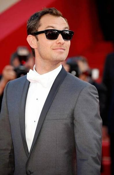 Koukejte: Největší hollywoodský krasavec Jude Law se kvůli roli změnil k nepoznání