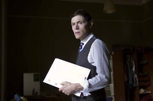 Cheat - Episode 1 - Z filmu - Burn Gorman